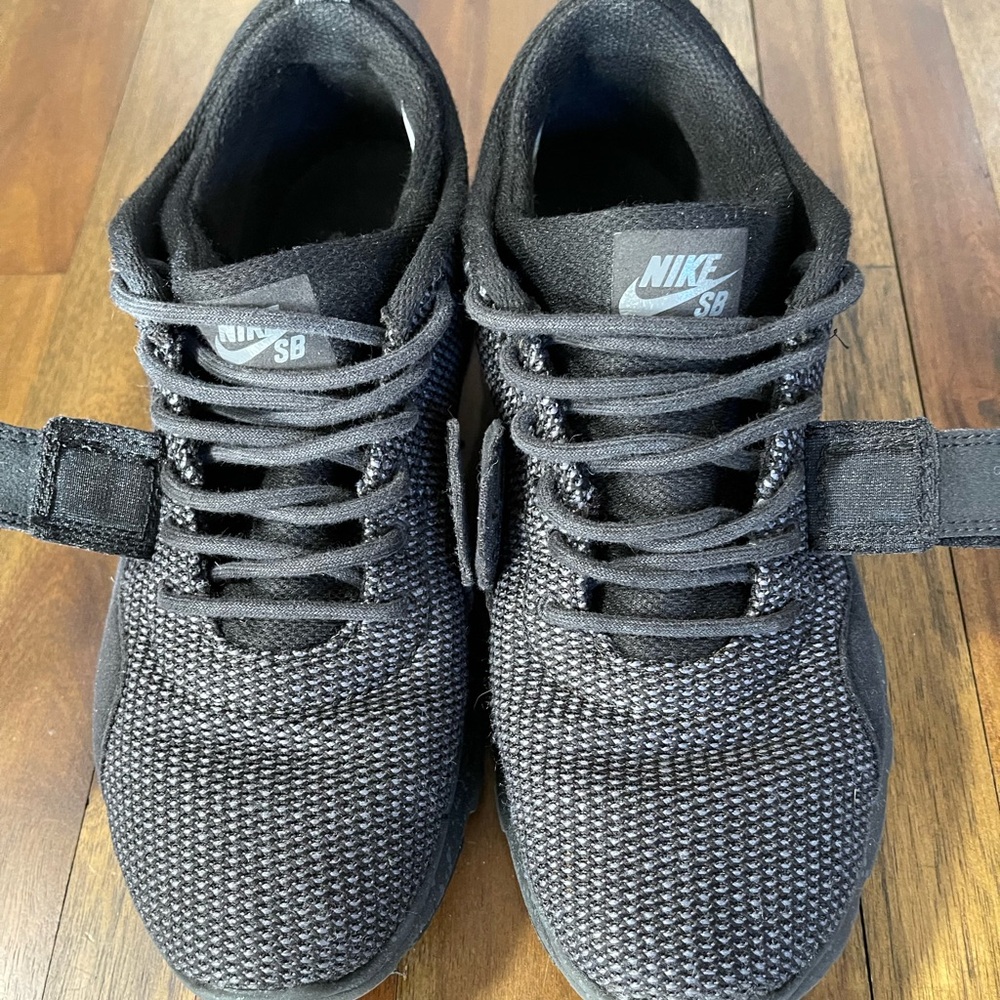 Nike SB Trainerendor Triple Black 
Skateboard Shoe mens size 9.5 - Picture 7 of 9